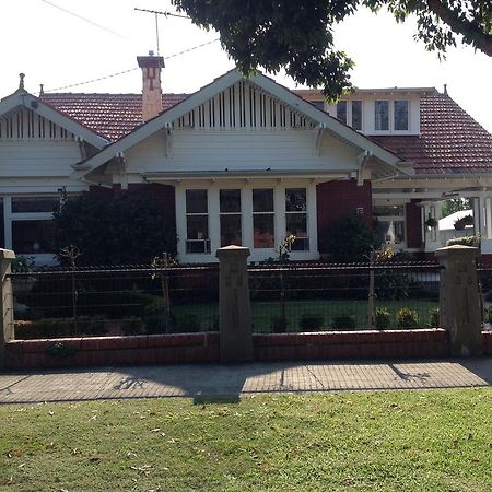Bindaree Bed & Breakfast จีลอง ภายนอก รูปภาพ